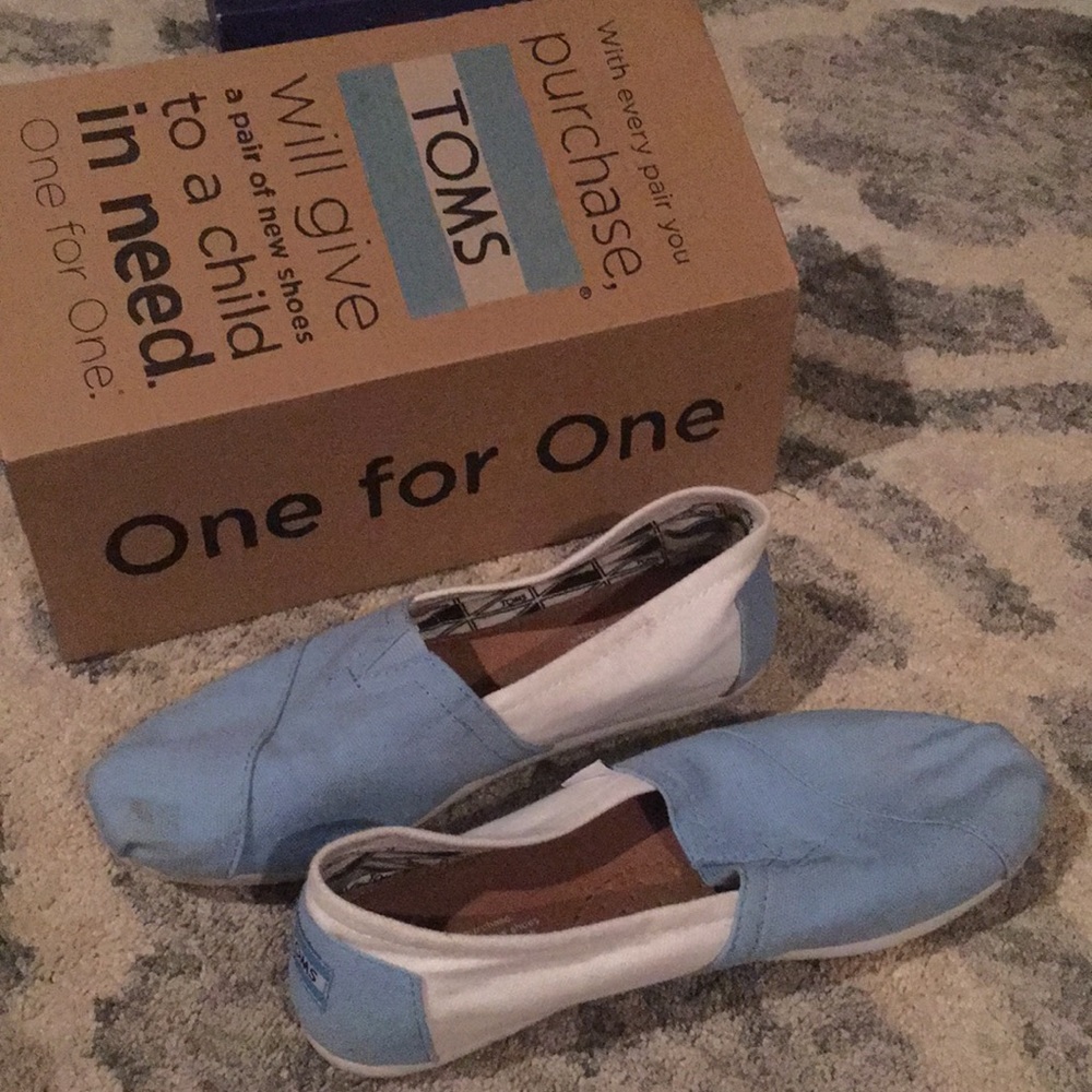Toms